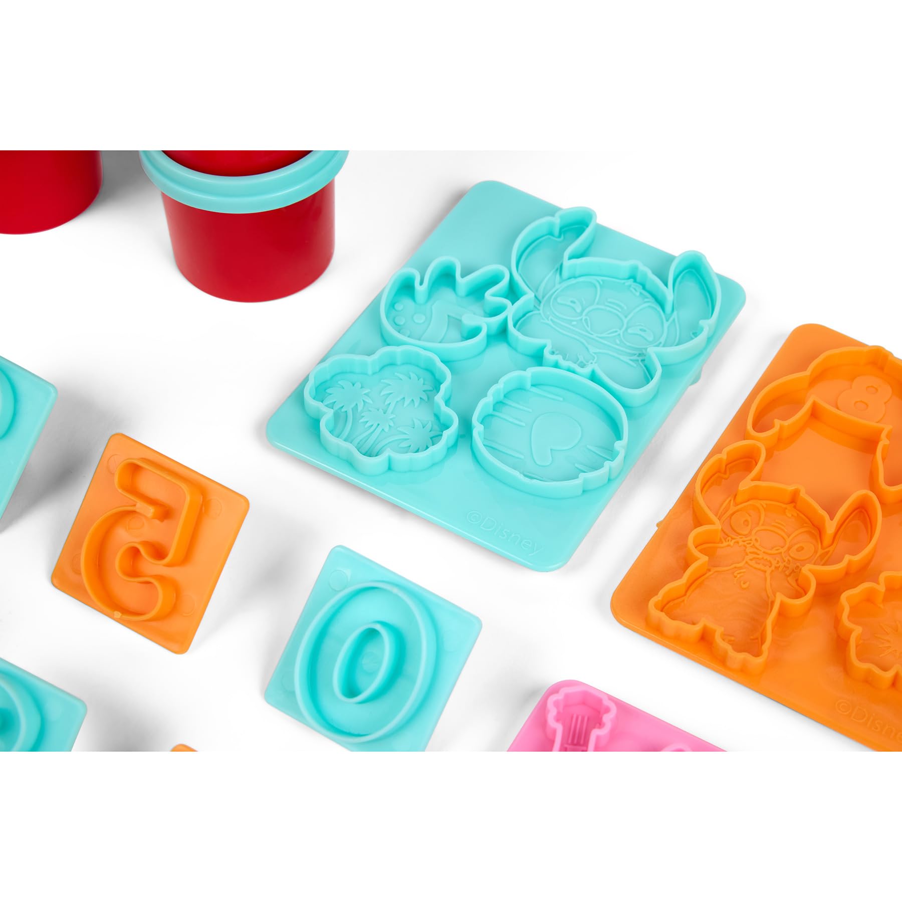 Disney Stitch kleiset met cijfers, 6 kleuren klei en 13 vormpjes