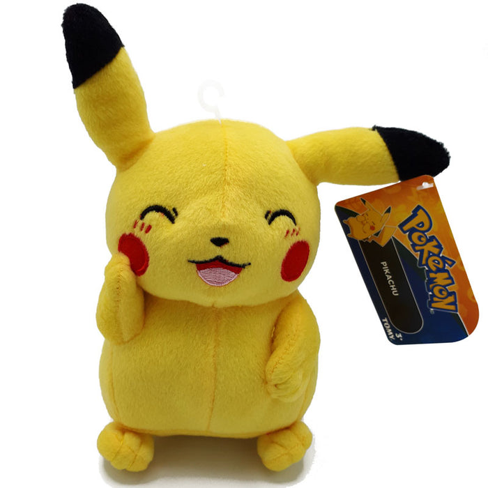 Pokemon Voordeelset - Pikachu Knipoog knuffel (20 cm) + Pikachu Poster (50x40 cm)